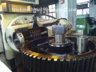 Machine de fabrication de la brique