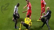 Mike Jones dives after Moussa Sissoko punches him - Newcastle United vs West Bromwich Albion ᴴᴰ