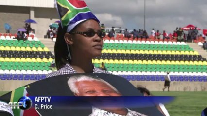 Mandela: les Sud-Africains suivent la cérémonie sur écran géant