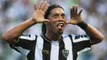 Les nouveaux skills savoureux de Ronaldinho à l'entraînement !
