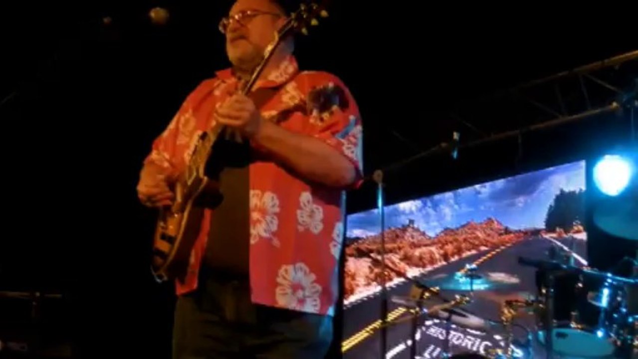 NICO AND CO  "WOKE UP"  SALLE DU BOIS DE CASTRES CARBONNE (HAUTE-GARONNE) 14 NOVEMBRE 2013  ORGANISE PAR L'ASSO'S ÉPICÉE