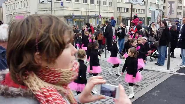 Grande foule dans les rues de Saint-Lô pour le père Noël