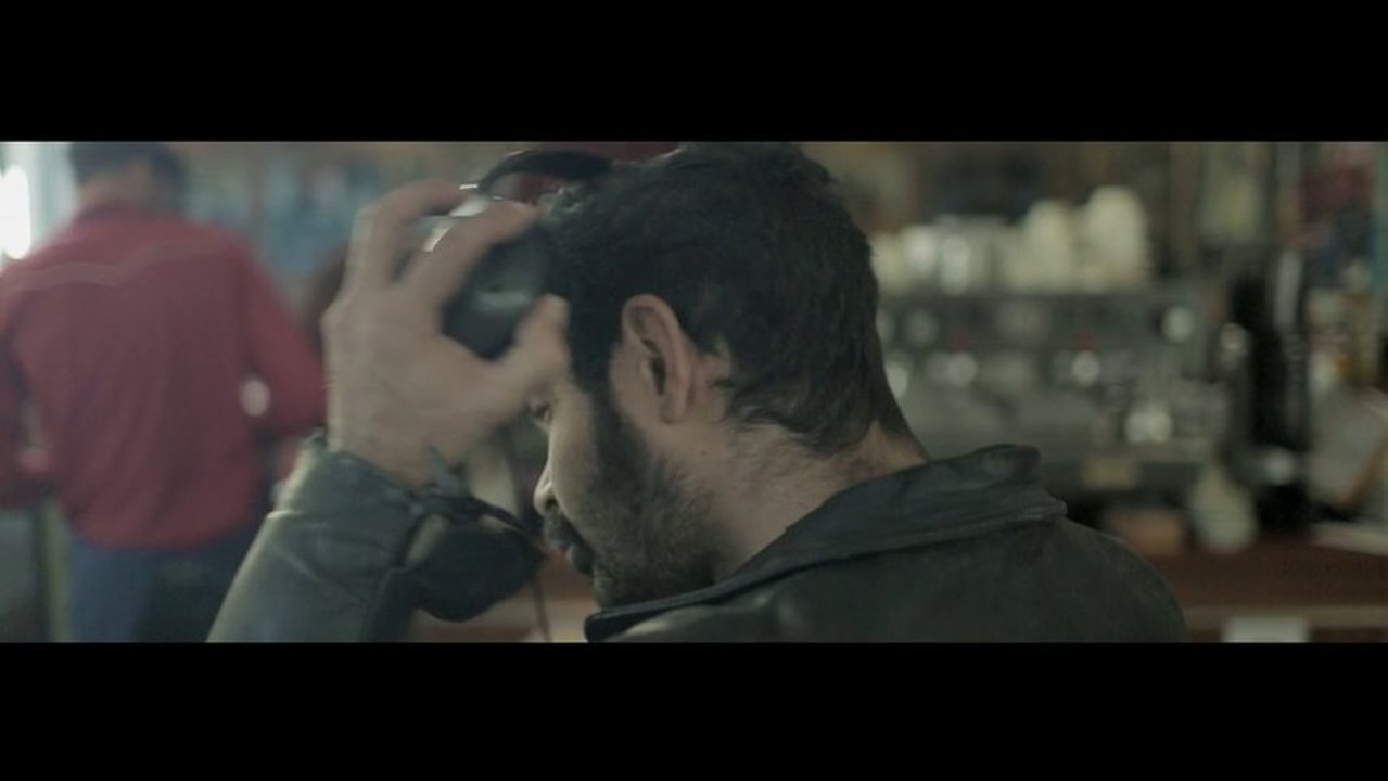 "JOHNNY MONTREUIL" - Un Film de Bertrand VACARISAS