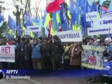 La contre-manifestations des soutiens du président Ianoukovitch à Kiev en Ukraine