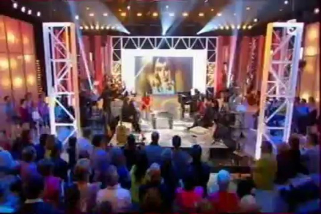 Alizee  -  Resiste  -  In Live  - Chabada  le 05- 05- 2013 -