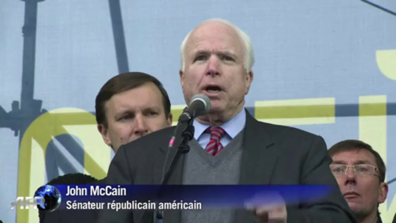 McCain aux manifestants pro-européens à Kiev