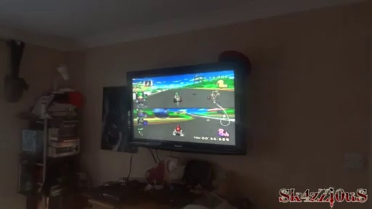 A Not so 1 shot head shot (The kids play games) - Vlog Day 120 06/12/2011