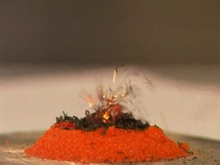 074. Вулкан - разложение дихромата аммония