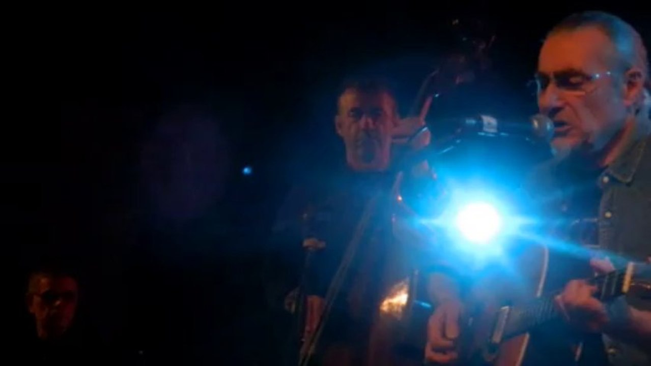 JEFFERSON NOIZET  SALLE DU BOIS DE CASTRES CARBONNE (HAUTE-GARONNE) 14 NOVEMBRE 2013  ORGANISE PAR L'ASSO'S ÉPICÉE