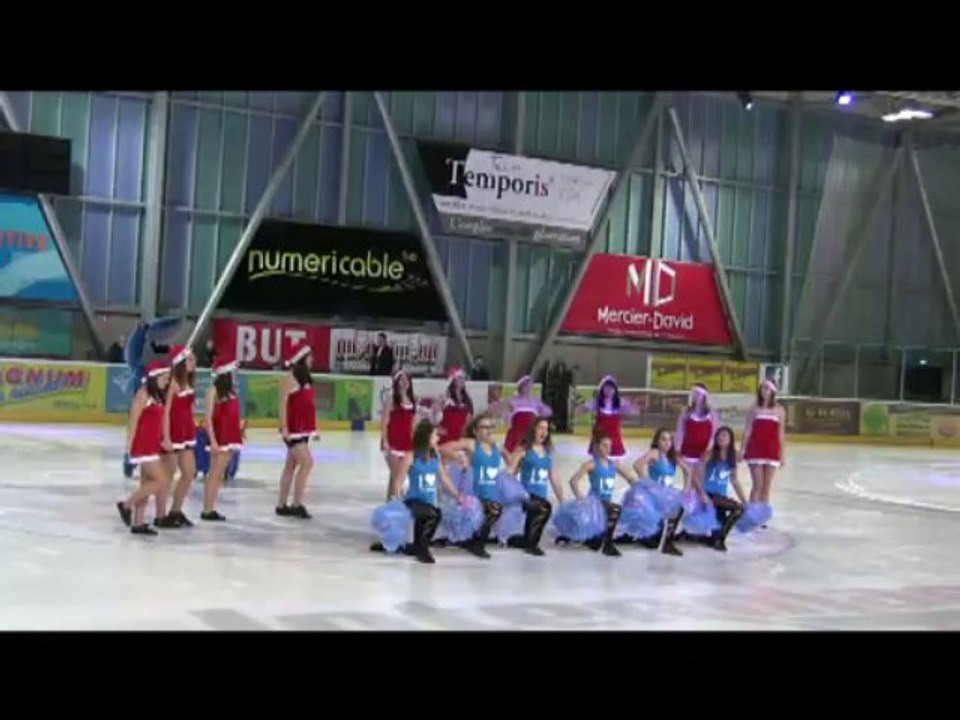 TROUPE D'HADOL : ALL DANSES ANIME LES MATCHS DE HOCKEY