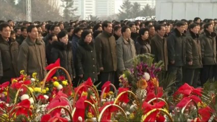 Procession massive à Pyongyang pour les 2 ans de la mort de Kim Jong-Il