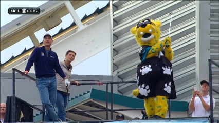 Furyk takes on Jaguars mascot
