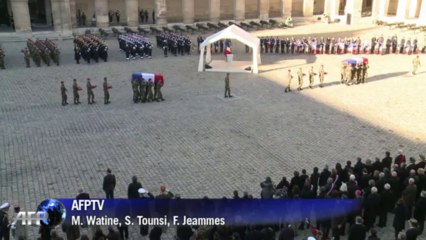 Cérémonie d'hommage aux deux soldats français tués à Bangui