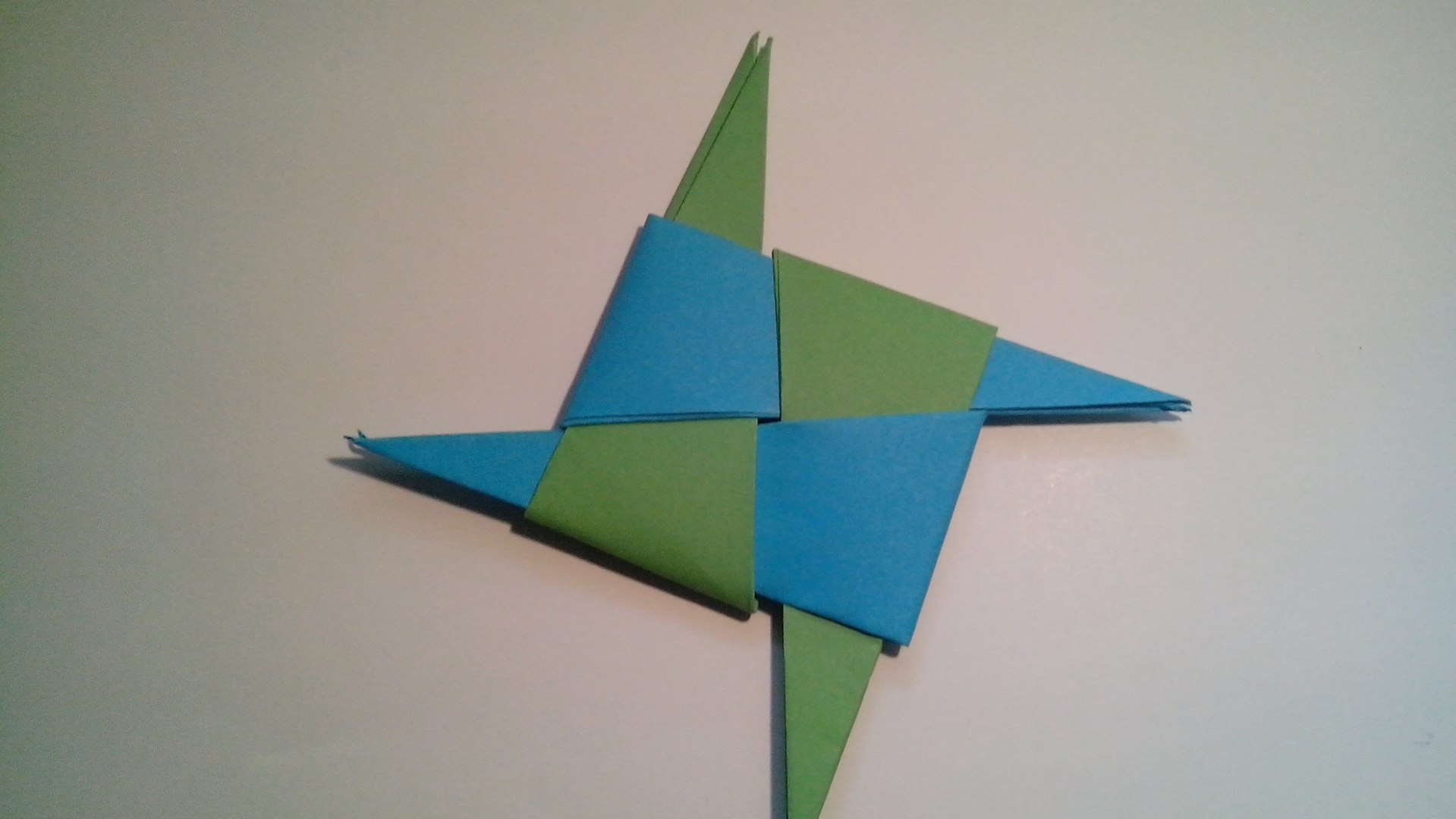 Como hacer una estrella ninja de papel (arma de origami) - video Dailymotion