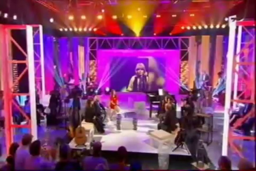 Alizee  -  Ella Elle L'a  -  In Live  - Chabada  le 05- 05- 2013 -