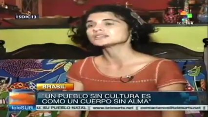 Grupo "Mambembrincantes" ofrecen danza y música tradicional brasileña