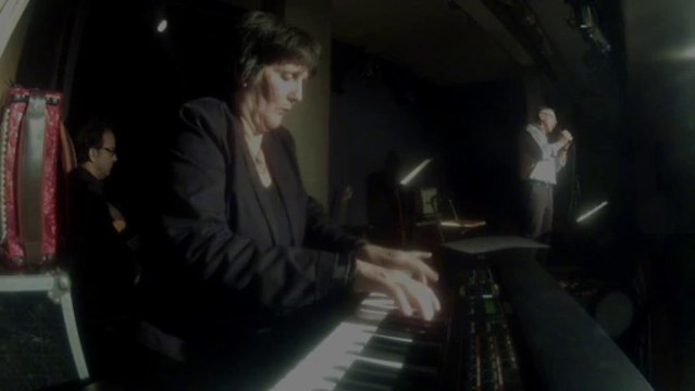 Delon chante Caussimon et Ferré - Ostende