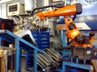 video Erregi 2 Industriale - isola con robot usato Kuka asservimento laser 3D prima industrie