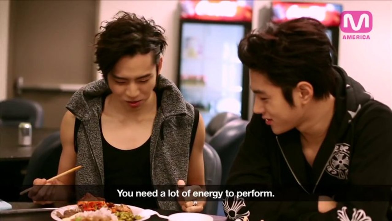 Infinite - Dong Woo & L Backstage Exclusive (HD)