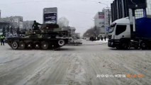 Dépanneuse en mode russe : un char d'assaut!