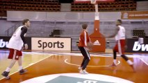 Bayern Munich stars show off their skills on the basketball court!