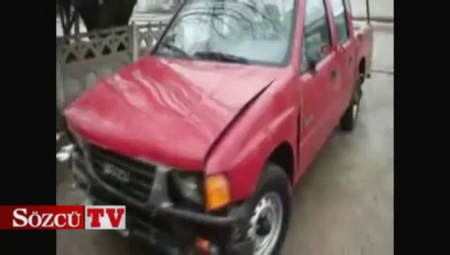 Kaza yaptı, ambulansa bastonuyla bindi