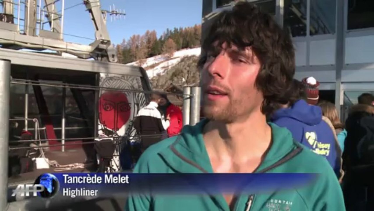 Spektakulärer Balance-Akt vor Mont Blanc