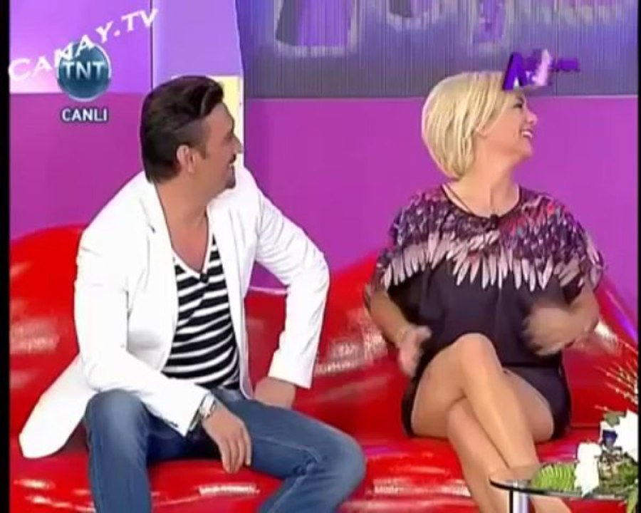 Elif Güvendik Frikik Bacaklar