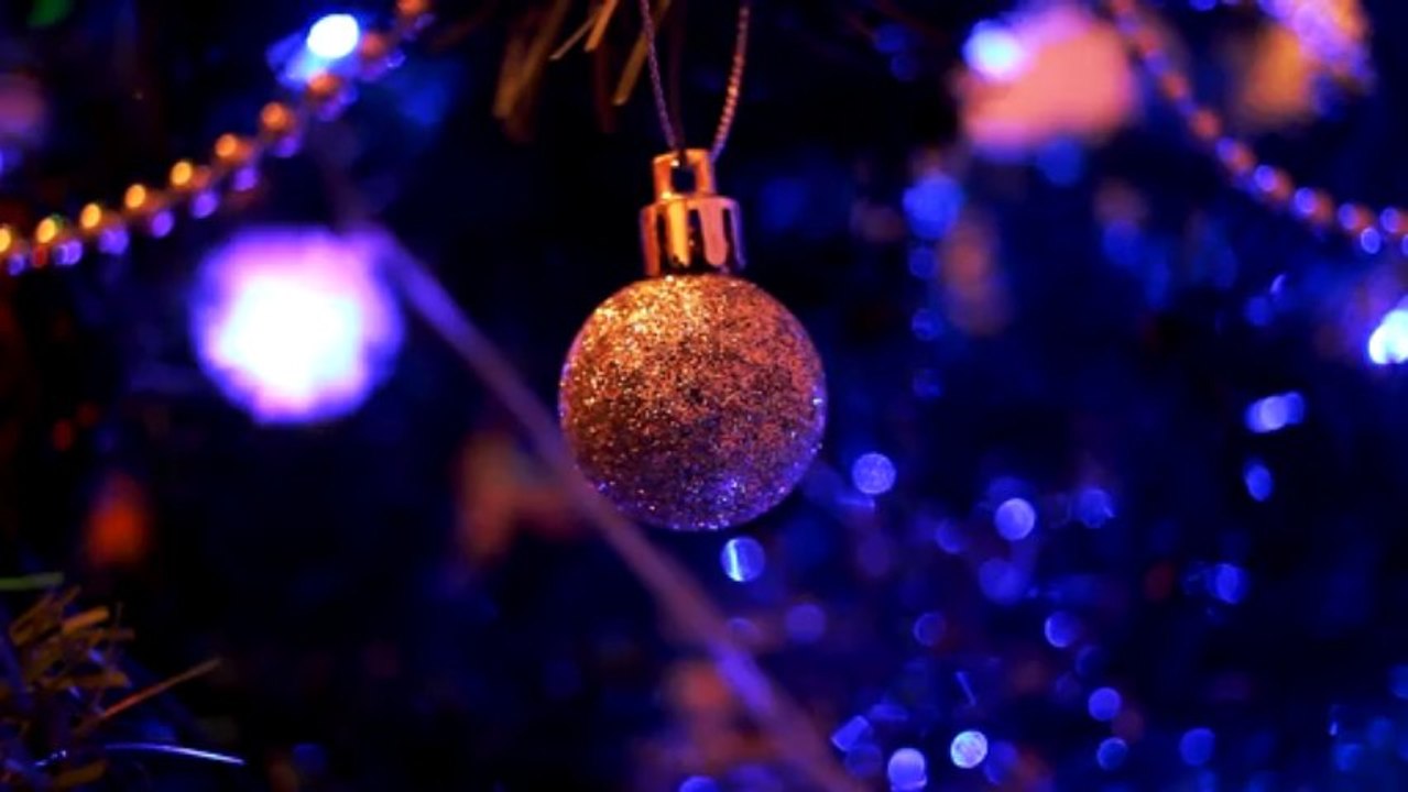 Christmas tree 16 - Free HD stock footage