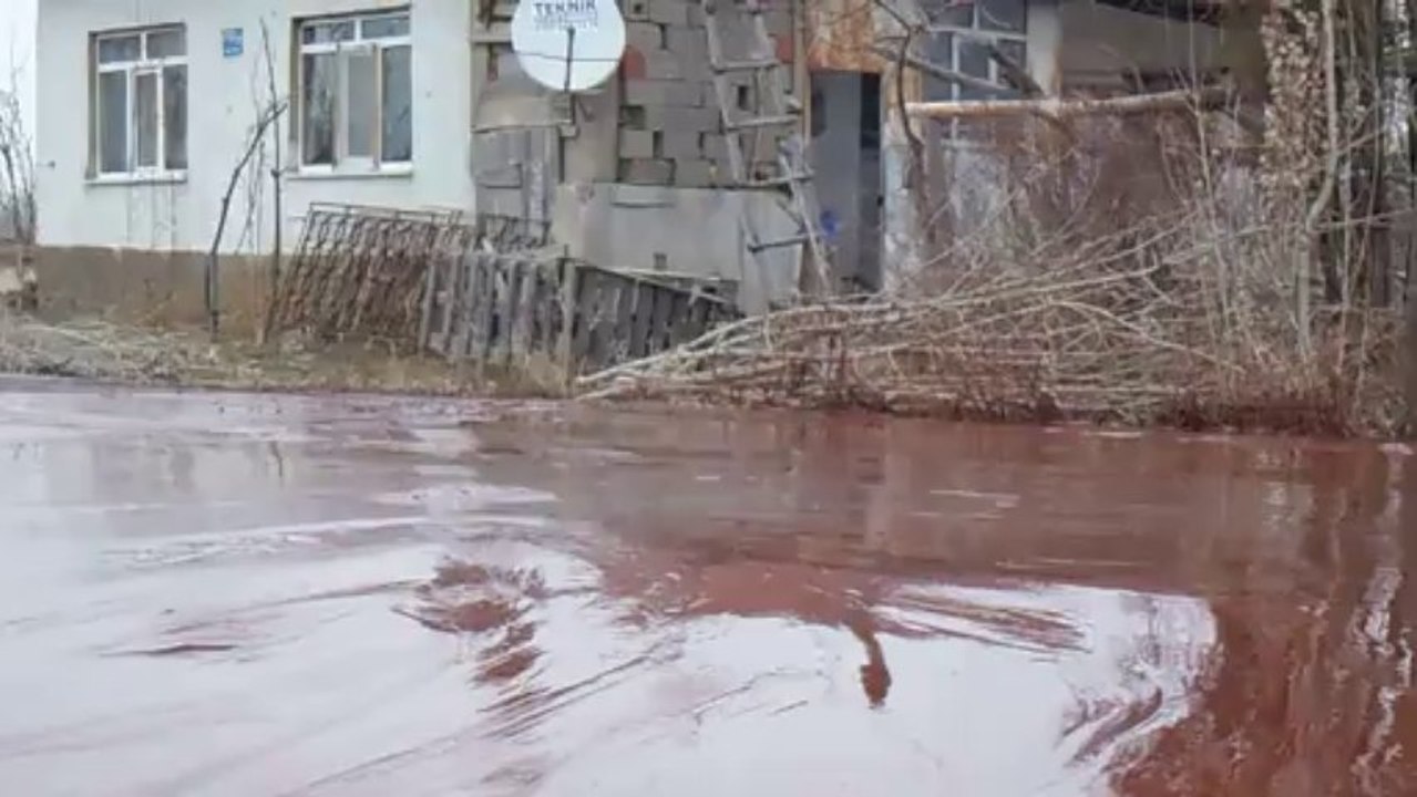 Boksit borusu patladı