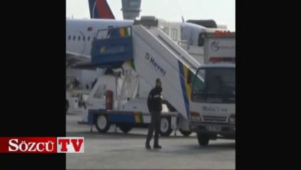 "Altın dolu uçak" günlerce bekletildi