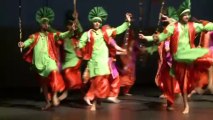 UIC Bhangra - Nachle Express South Asian dance competition