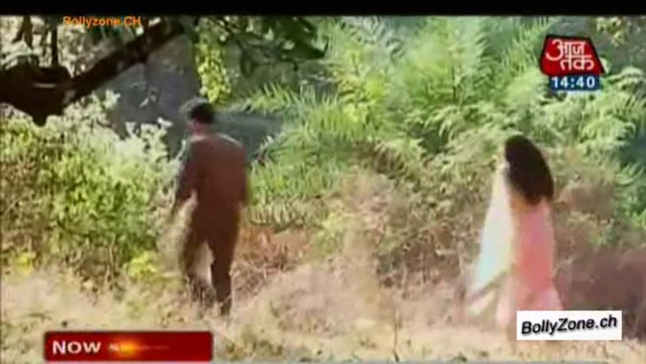 Honeymoon Mein Romantic Hadsa!! - Iss Pyaar Ko Kya Naam Doon (Season 2) - 18th Dec 2013