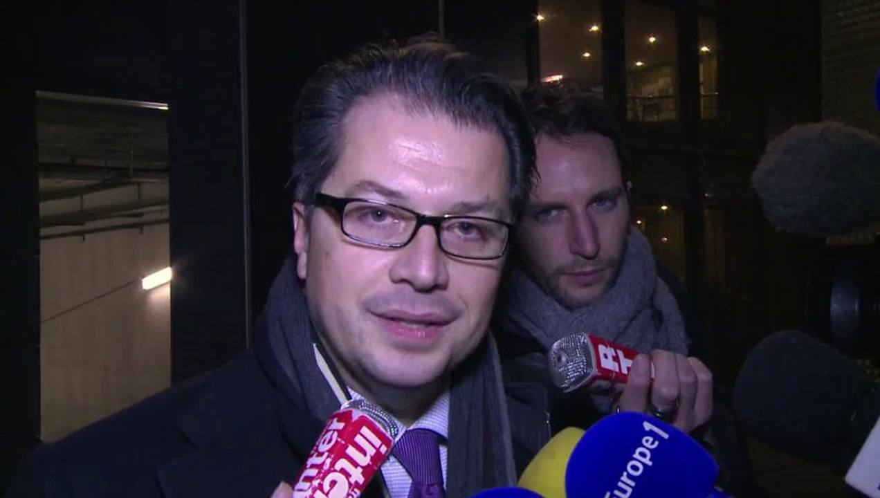 Claude Guéant sort de 15 heures de garde-à-vue