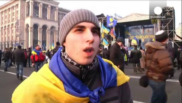 Anti government protesters in Kyiv reject Ukrainian-Russian pact