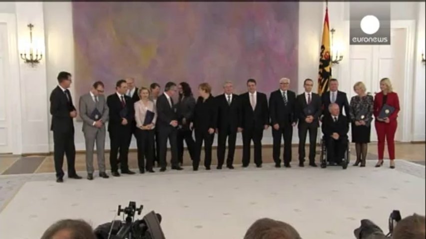 Video Merkel al Bundestag: \