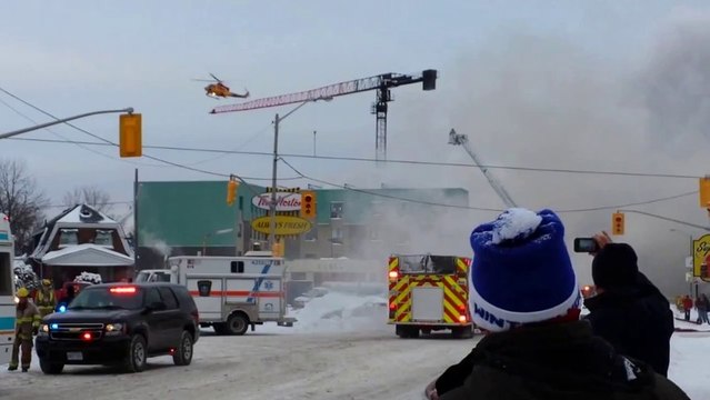 Sauvetage d'un grutier par hélicoptère (Kingston)