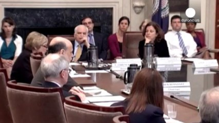 La Fed maintient ses taux inchangés mais réduit son aide