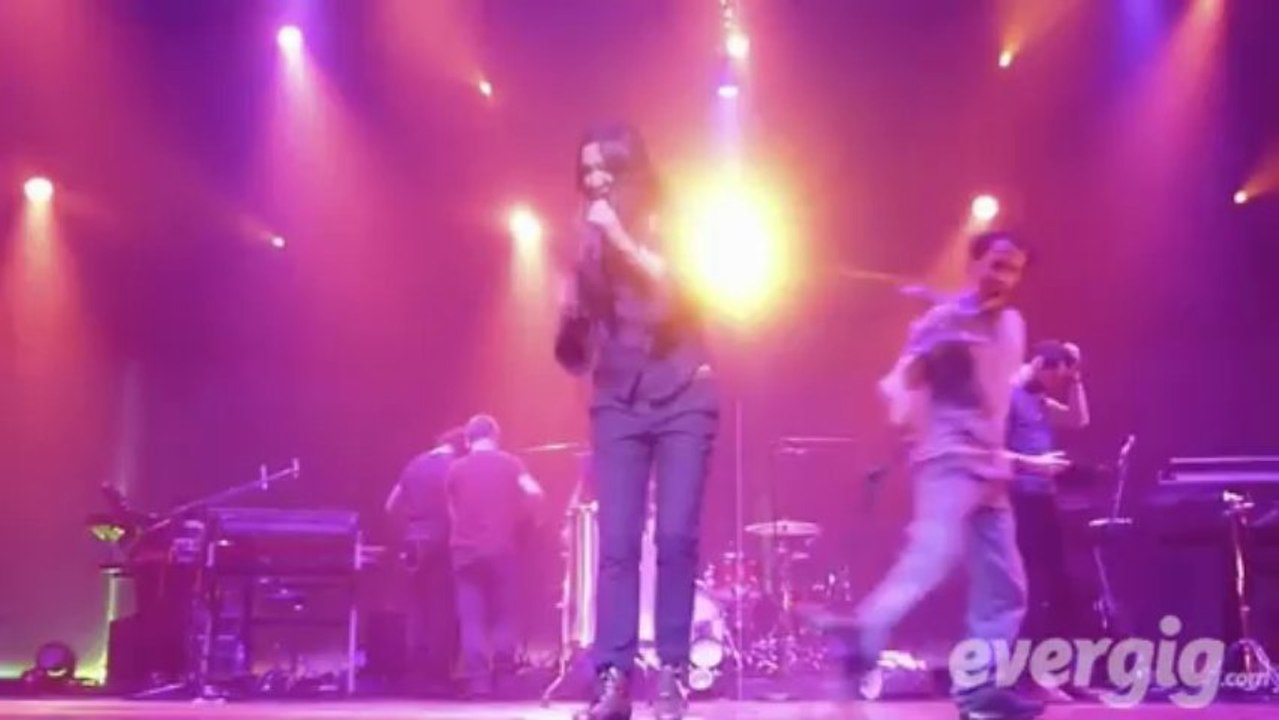 Zazie "Medley Brésilien (Temps plus vieux / Sur toi / Je suis un homme / Un point c'est toi)" - Zénith de Montpellier - Concert Evergig Live - Son HD