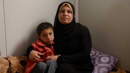 Video herunterladen: Syrian refugees: FSA widow Huda Khalaf