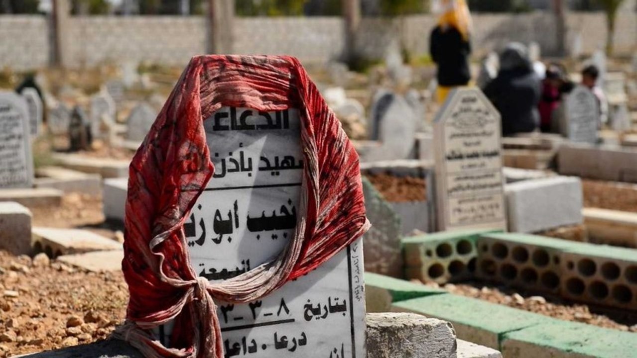 Syrian refugees: A cemetery, filled