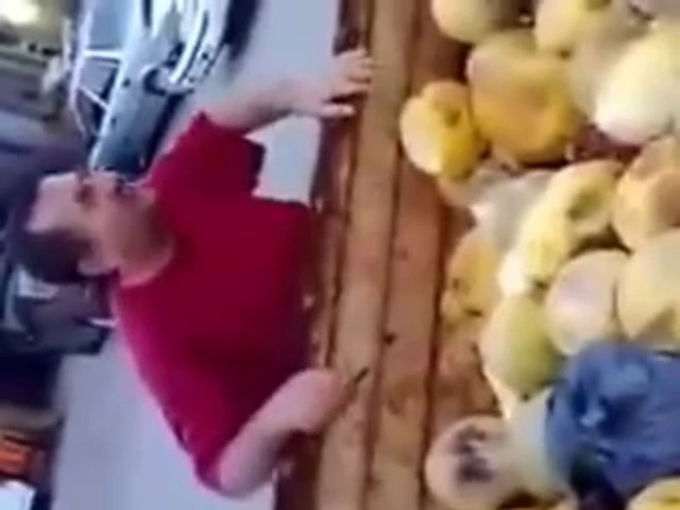 Seni Toprağa Dikenin Ben Komik Esnaf