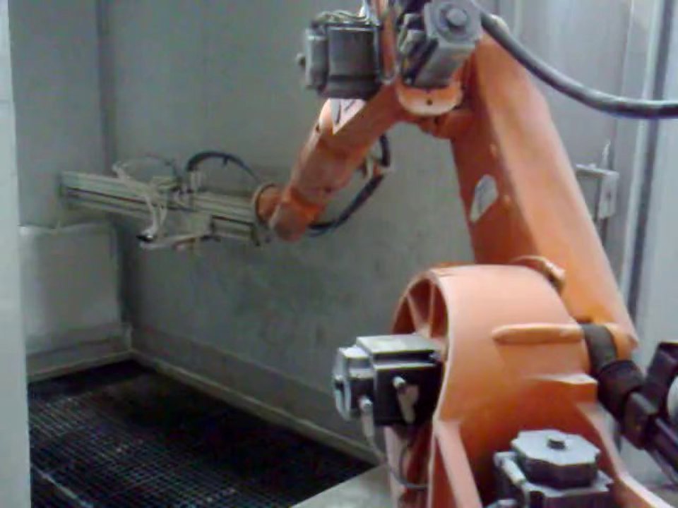 Erregi 2 Industriale video robot usato Kuka per  verniciatura prodotti di grandi dimensioni su impianto galvanico