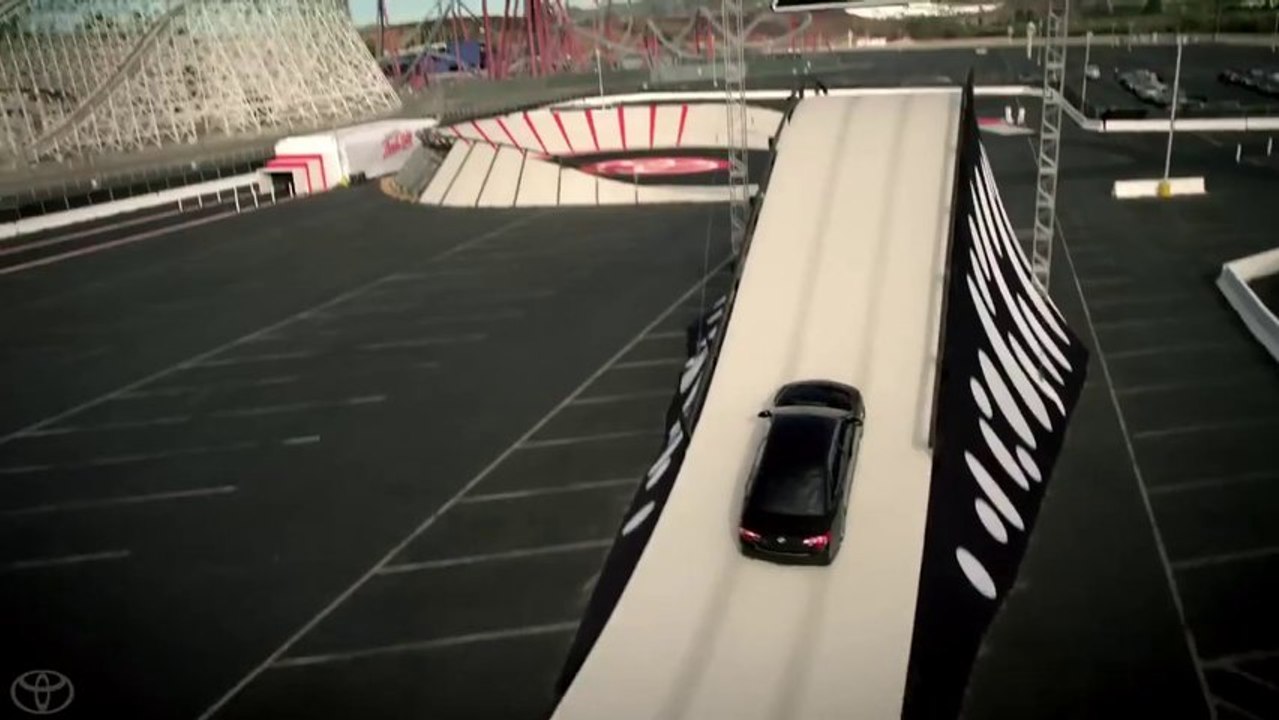 2013 Toyota Camry SE Commercial - Toyota Camry Thrill Ride