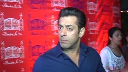 Salman Khan Fans Go Crazy At Suzaane's Event