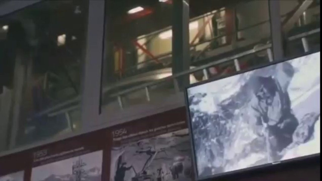 360p stereo - Terrifying new Mont Blanc attraction lets you step into the void