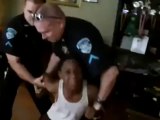 Un père fait arrêter son fils par la police car il est trop turbulent