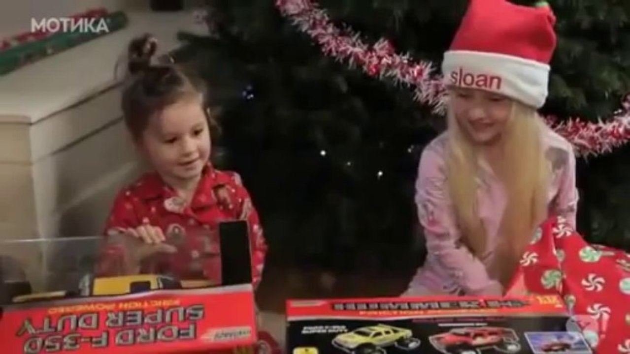 МОТИКА: Како ќе изгледа Новата Година ако мажите и жените си ги заменат улогите?