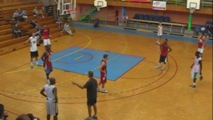 basketball - attaque de zone par  Deschamps Eric - Joeuf le 7 Sept 2013 - part 2