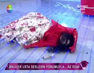 Bülent Ersoy Canlı Yayında Bayıldı